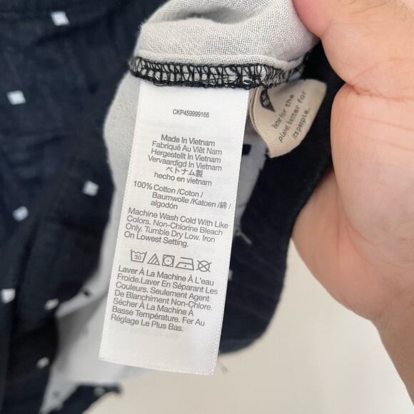 Madewell Lightspun Renwood Button-Back Top in Square Spot - Picture 6 of 7